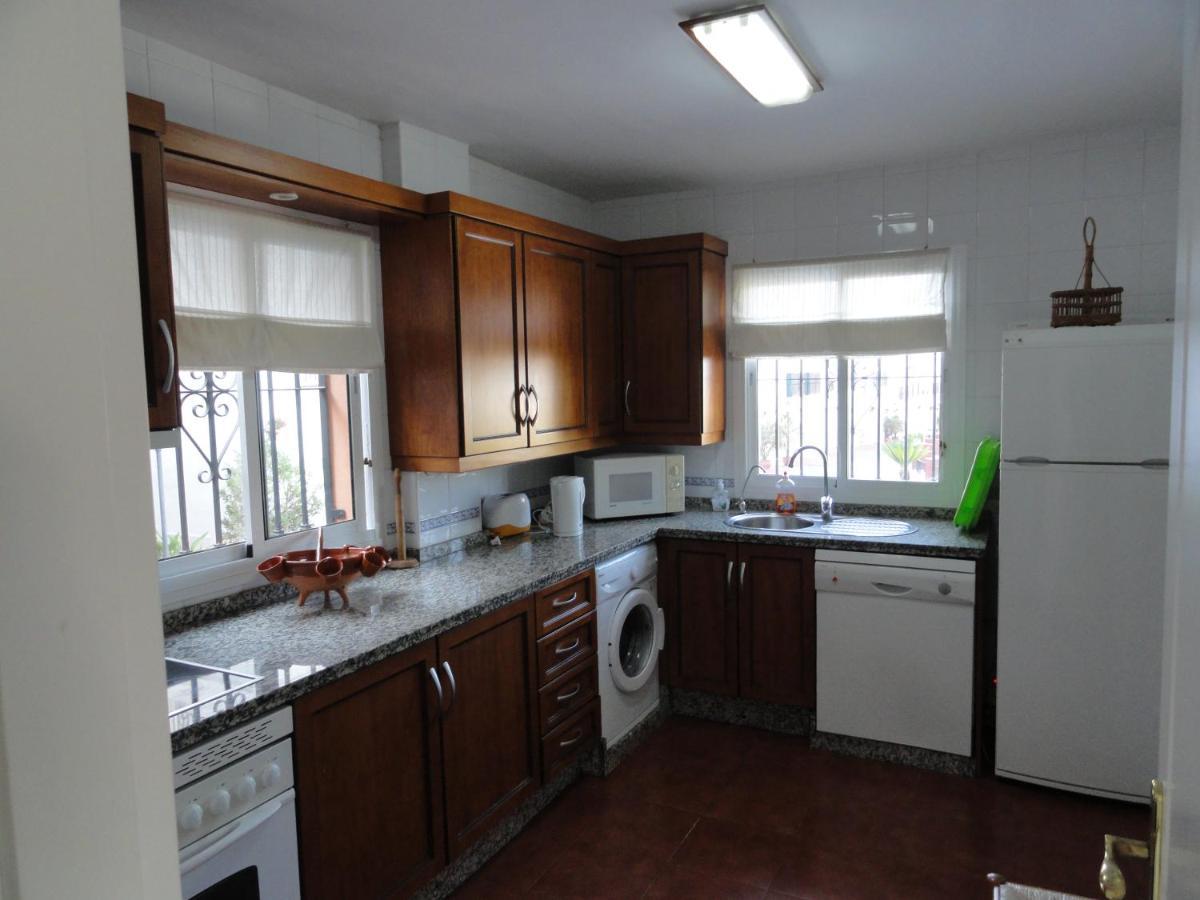 Spacious Family Villa Aljamar 8A Нерха Екстериор снимка