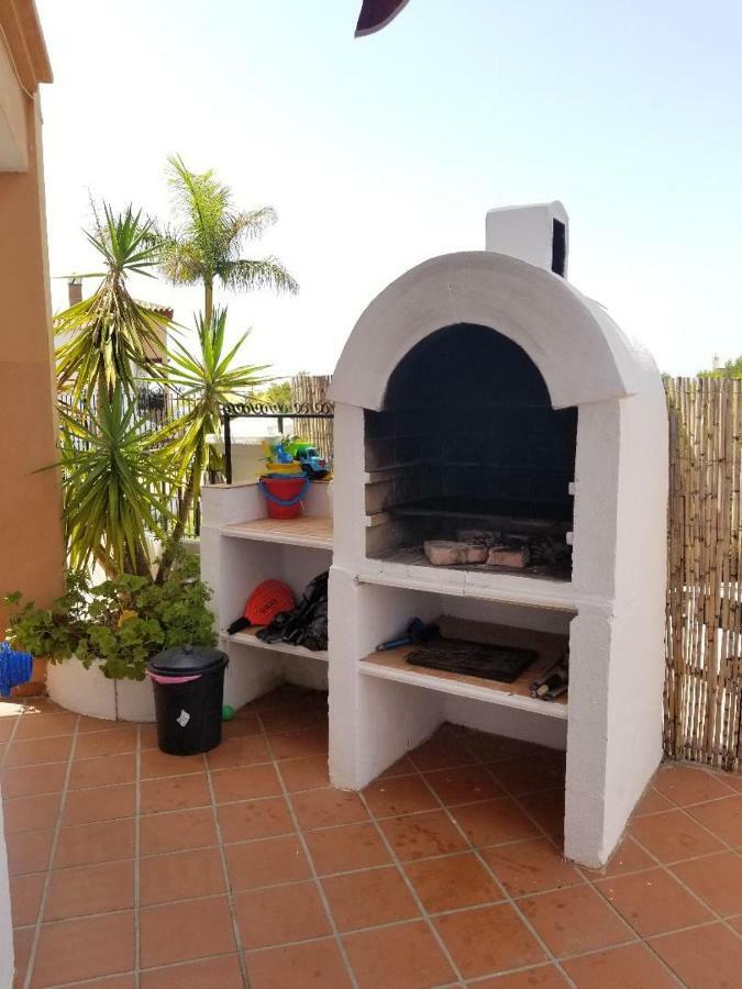 Spacious Family Villa Aljamar 8A Нерха Екстериор снимка